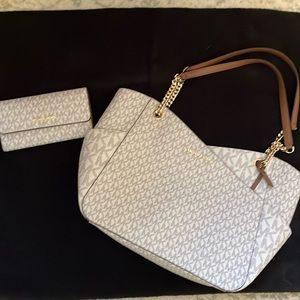 Michael Kors shoulder bag and matching wallet